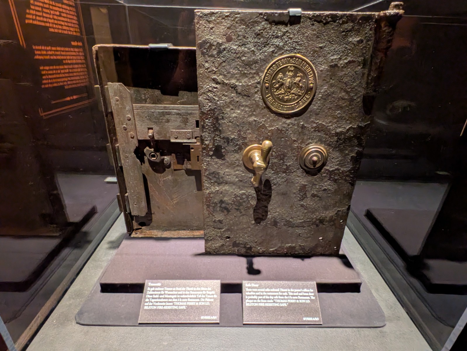 PXL 20241217 113444063.NIGHT